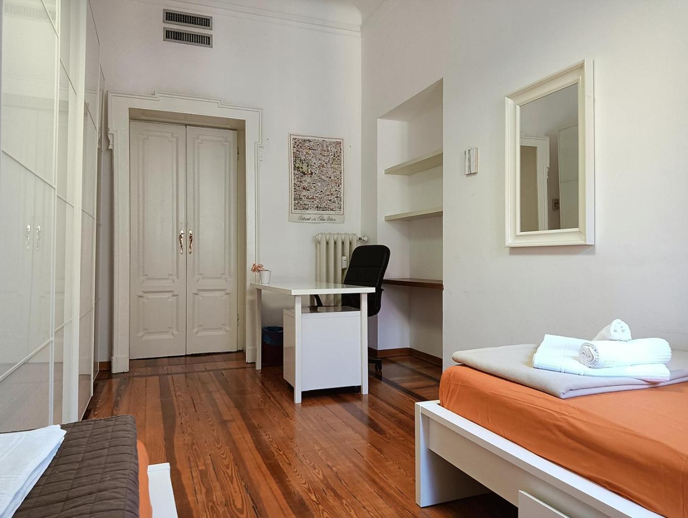 Sahi - Residenza Corso Italia Tre Camere, Due Bagni E Un Salone Milan Exterior photo